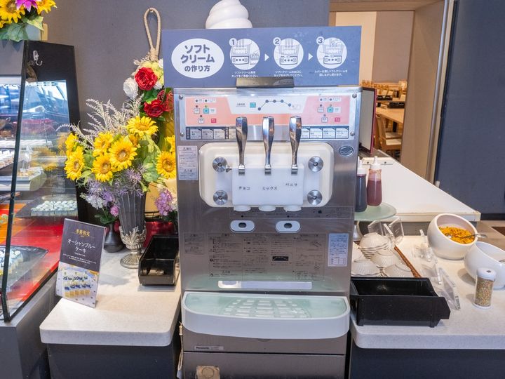 セルフのソフトクリームマシン