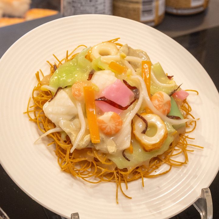具だくさんの皿うどん