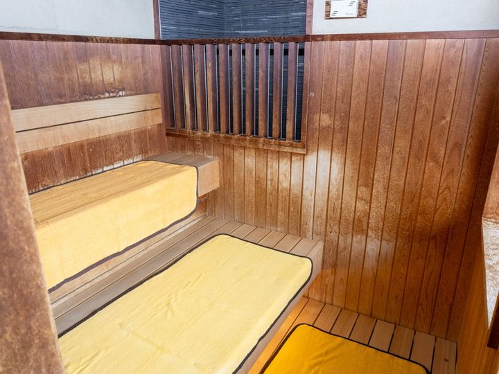 木の温もりを感じる展望サウナ