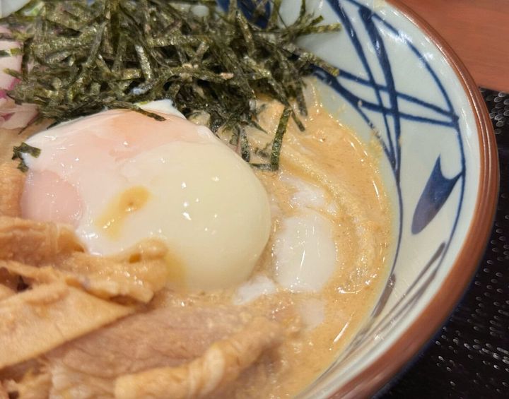 ねりごまならではの深いコクと豆乳のまろやかさがベースに