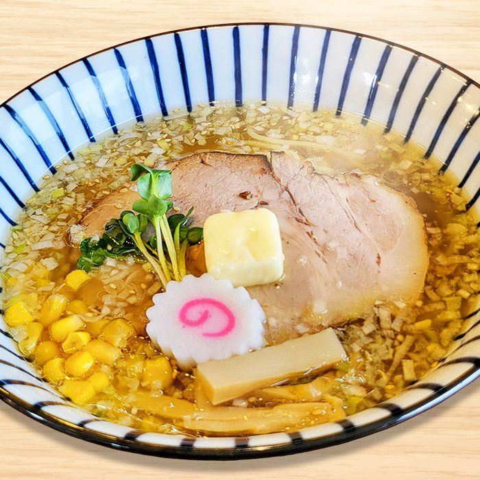 バターとコーンをのせた醤油塩らーめん