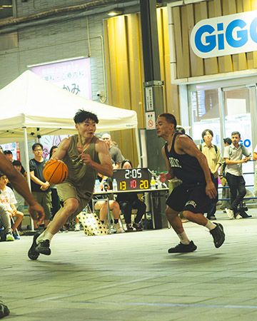 【東京都新宿区】歌舞伎町で2会場連動バスケイベントを開催！NY着想の「公園バスケ文化」発信