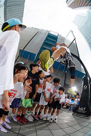 【東京都新宿区】歌舞伎町で2会場連動バスケイベントを開催！NY着想の「公園バスケ文化」発信