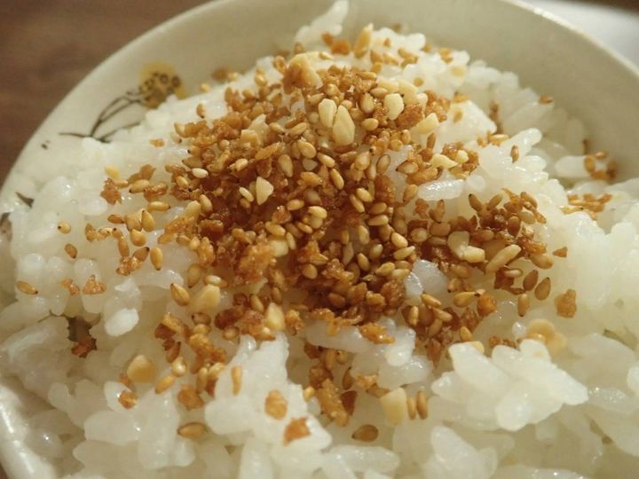 DAISO(ダイソー)：真誠 サクサク旨ごま おかかしょうゆ味 25g