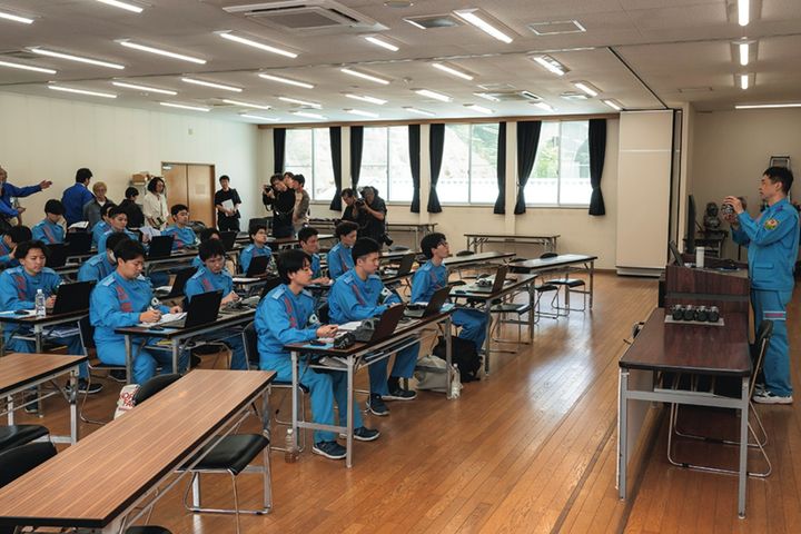 ヒトづくりとモノづくりづくりの拠点「二輪整備専門スクール」｜レッドバロンのヒトづくりモノづくり