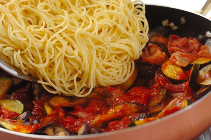 夏野菜のトマトソーススパゲティーの作り方4