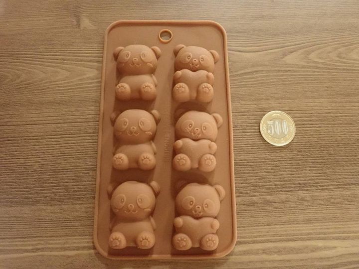 ダイソー：シリコーンチョコモールド(パンダ)
