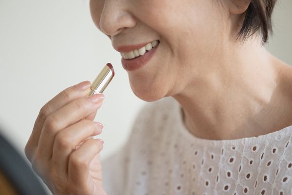 大人女性が気を付けるべき、リップメイクのNGポイント3つ