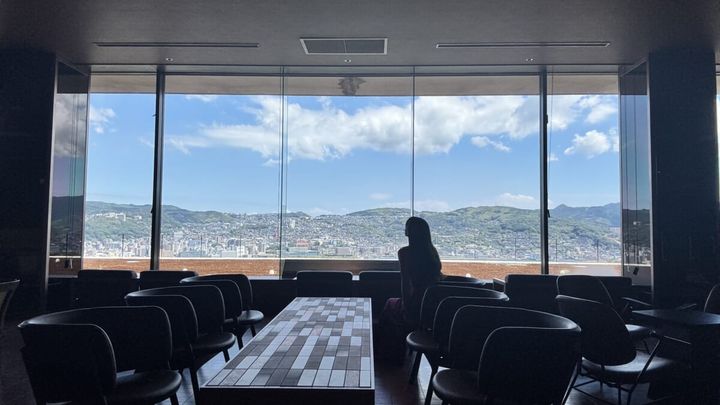 「大江戸温泉Premium 長崎ホテル清風」プレミアムラウンジからみる昼の長崎の景色