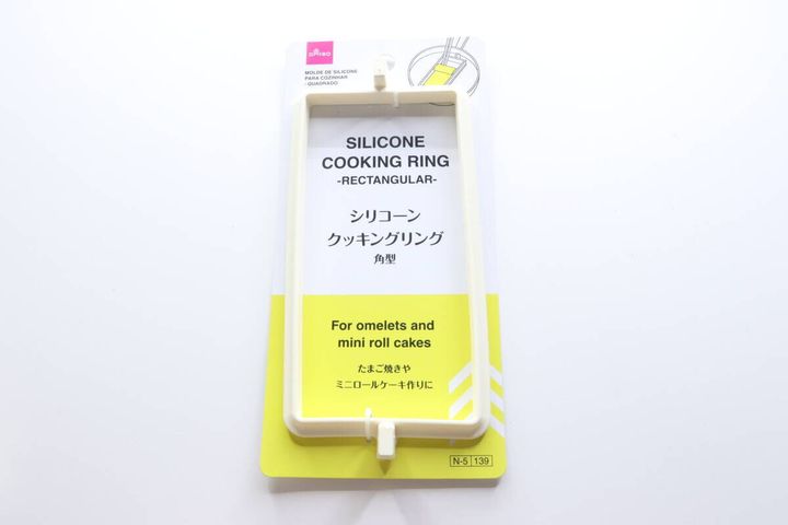 ダイソーのシリコンクッキングリング角型のパッケージ