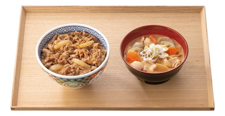 牛丼と汁物のセット