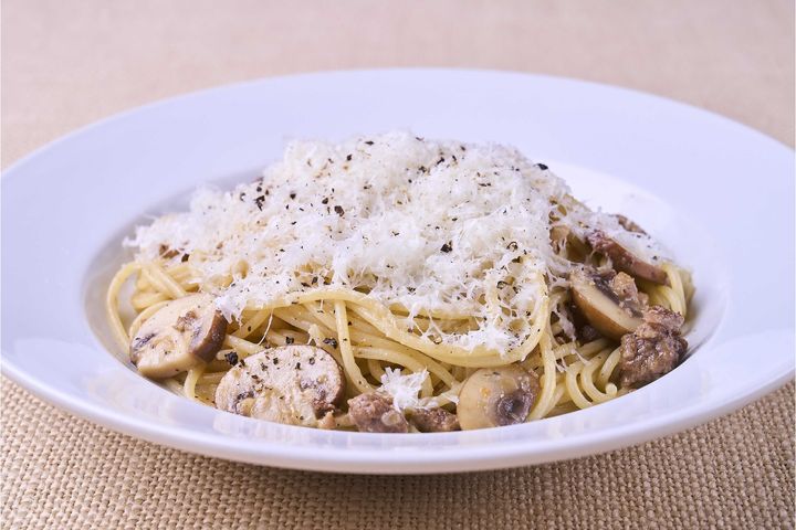 「ペコリーノ香るカチョエペペ風 マッシュルームとラグー」
