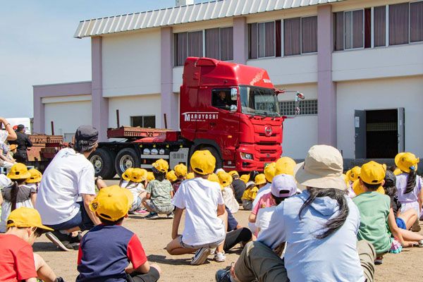 【北海道北広島市】消防車など街を支える大型車両が集結！本物の車両を使った体験を楽しめるイベント開催