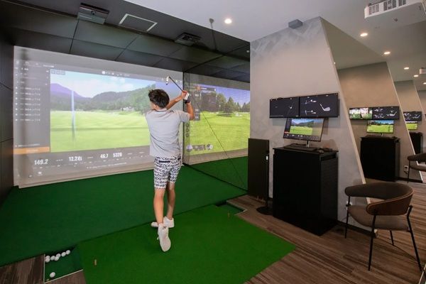 【千葉県】浦安市にインドアゴルフ練習場がオープン！世界基準の測定器「Trackman iO」を完備