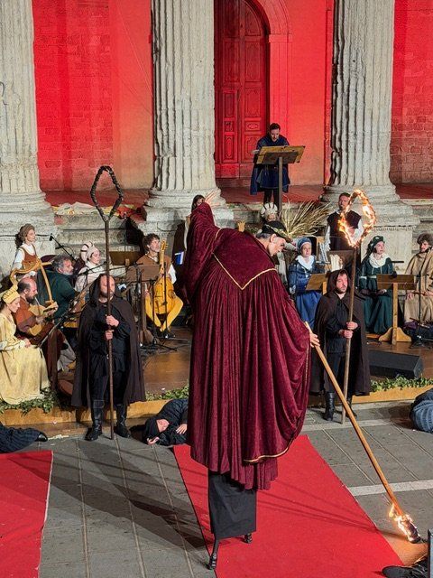 イタリア・ウンブリア州｜中世の装いでパレード！ 春の祭典「カレンディマッジョ（Calendimaggio）」とは？【夢見るパリ】