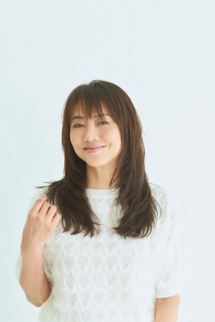 ●顔の横は大胆にカット ●すかずに細かくレイヤーを入れる ●前髪あり、前髪なし、どちらでもOK ●ツヤ感が大切！