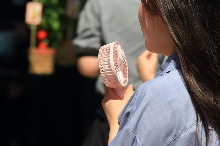 他人の使うハンディファンに「気持ち悪い」との声