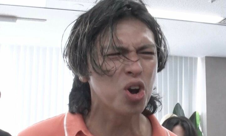 【写真・画像】一世を風靡した43歳タレント、ストレスが原因で10年ぶりに喫煙…超体育会系企業「ゾス」で働きメンタルに限界か 1枚目