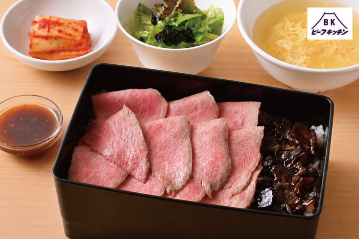 ローストビーフ重の全体盛り付け