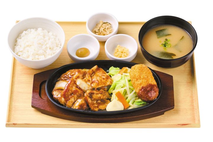 「～三元豚ロース～【境港産カニクリームコロッケ付】極みしょうが焼定食」の商品ビジュアル