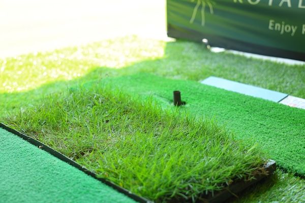 【茨城県水戸市】天然芝からのフルショットと弾道計測を同一打席で！ロイヤルグリーン水戸に6打席導入