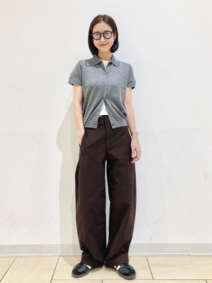 バレルシルエットのパンツともバランスよく合わせられます 出典：StyleHint