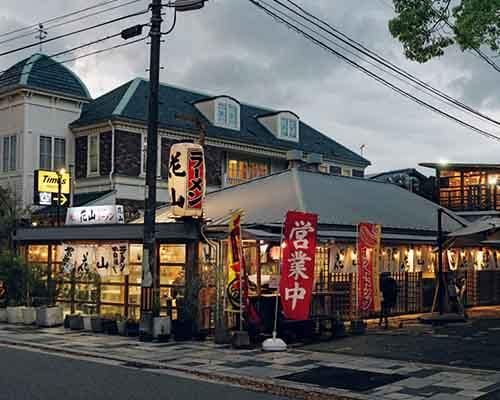 福岡〈屋台 花山〉外観