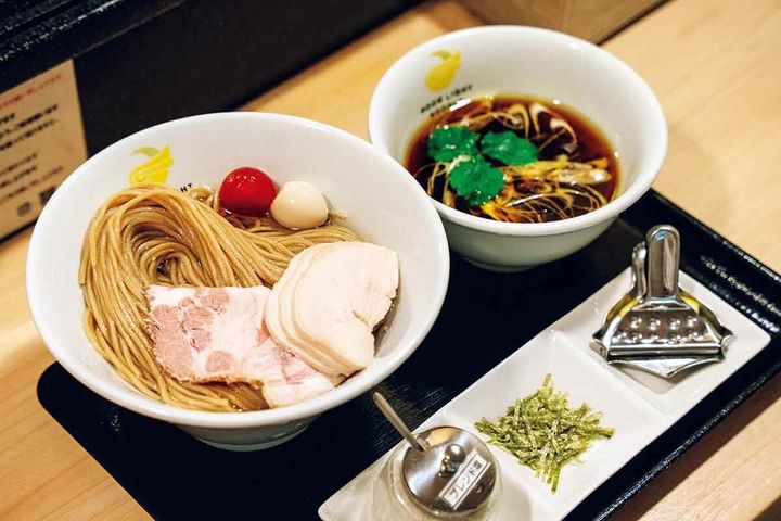 福岡〈中華そば 月光軒〉昆布水つけそば