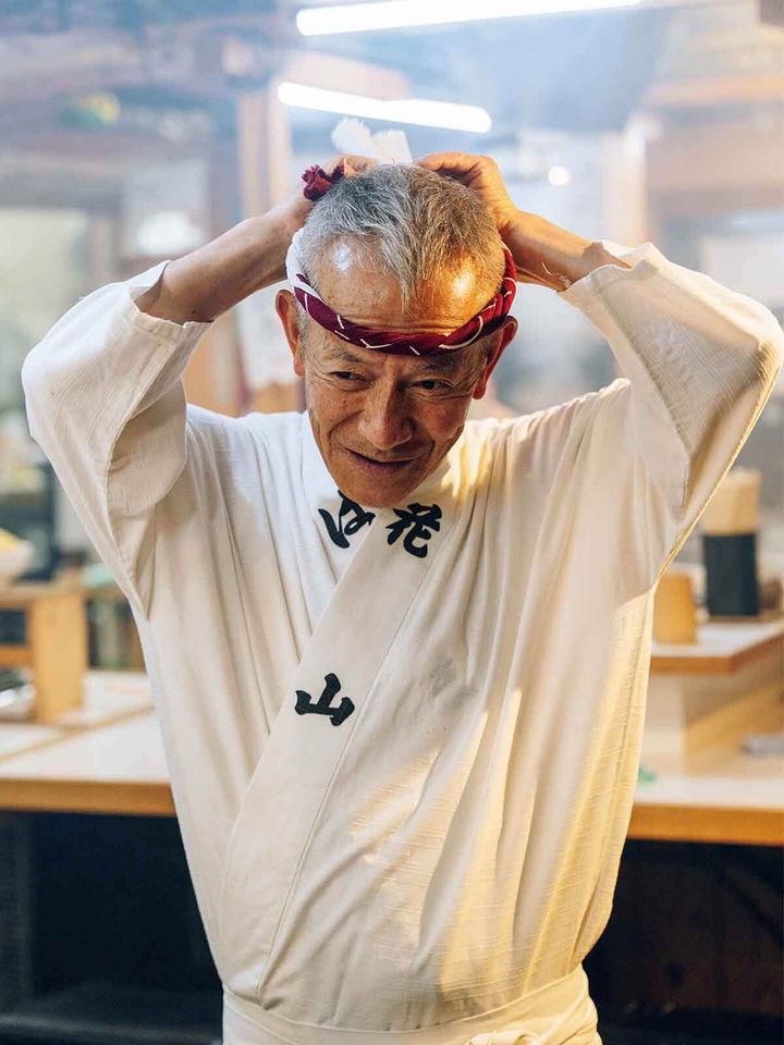 福岡〈屋台 花山〉大将・博之