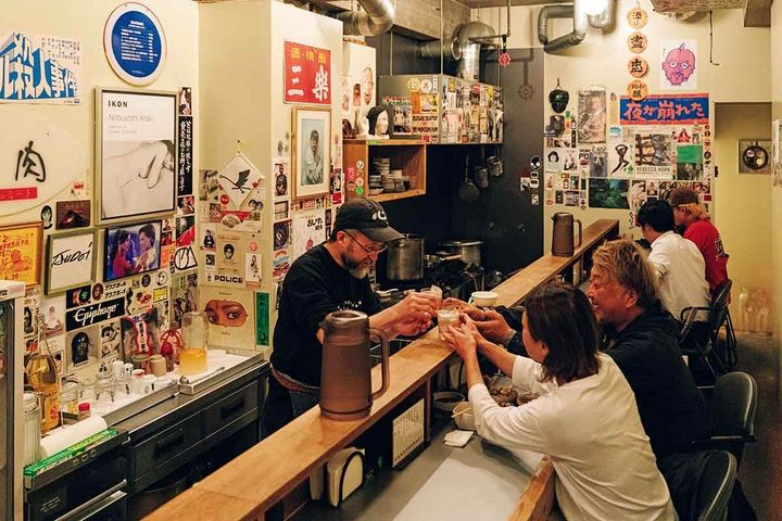 福岡〈つどい〉店内
