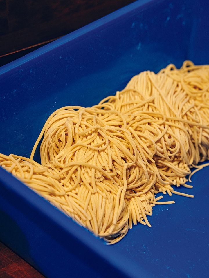 福岡〈麺道はなもこし〉手もみ麺