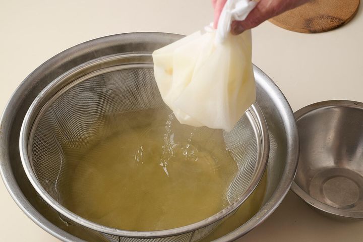 キッチンペーパーを取り出す