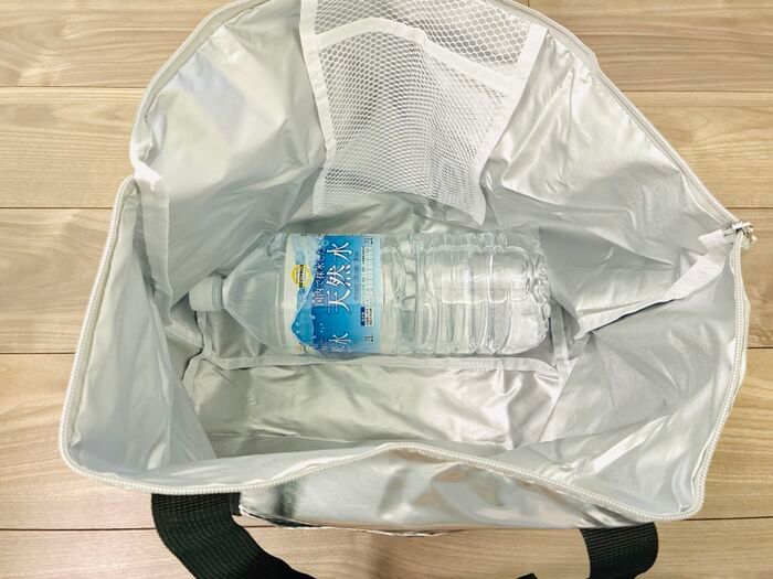 【40代・50代】人気アウトドアブランドの特大トートバッグを〈付録〉でゲット。クールなメタリックで洒落見え♡