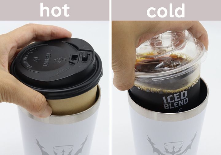 コンビニのホットカップとアイスカップをタンブラーに入れている様子