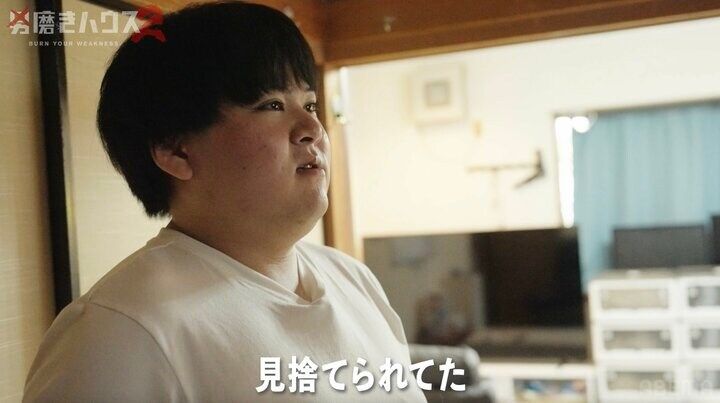 【写真・画像】小遣い月5万円の22歳“幼卒”男性、ゲームルームに漫画や動画サブスクまで …13年で作り上げた部屋を“卒業”「ひきこもりから強い男に」 2枚目