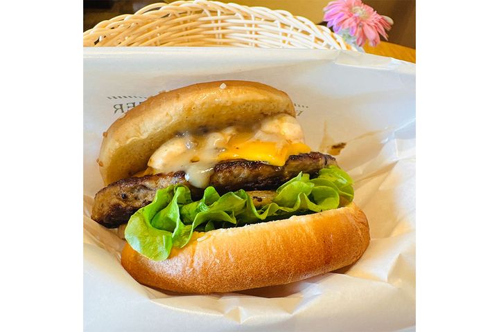 マッシュルームチーズバーガー ポルチーニクリームソース／￥890（税込み）