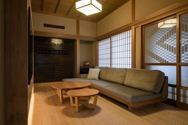 【群馬県みなかみ町】温泉旅館「御宿 庄屋」がリニューアル。家具ブランドMASTERWALが家具選定などを担当