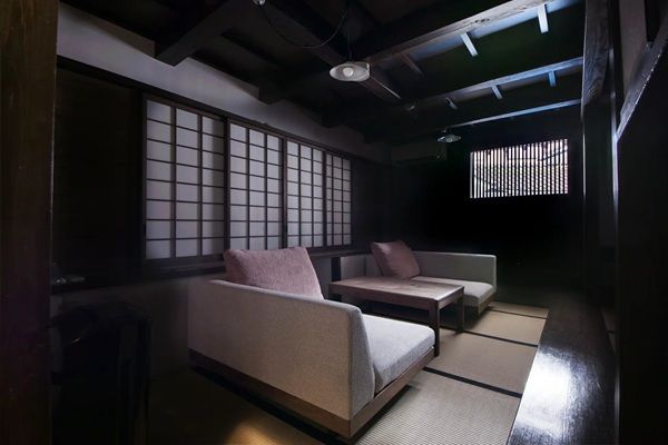 【群馬県みなかみ町】温泉旅館「御宿 庄屋」がリニューアル。家具ブランドMASTERWALが家具選定などを担当
