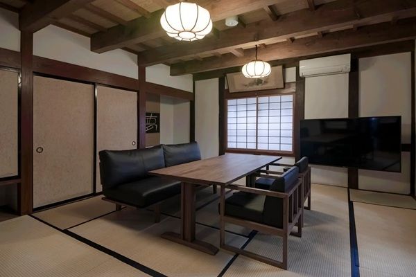 【群馬県みなかみ町】温泉旅館「御宿 庄屋」がリニューアル。家具ブランドMASTERWALが家具選定などを担当