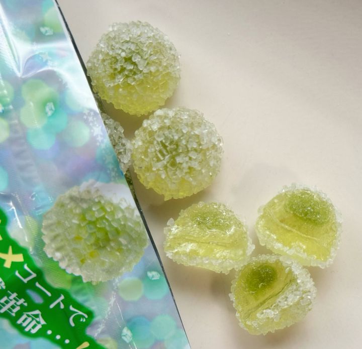 噛むたびに独特の食感にハマってしまうこと間違いなし！ 