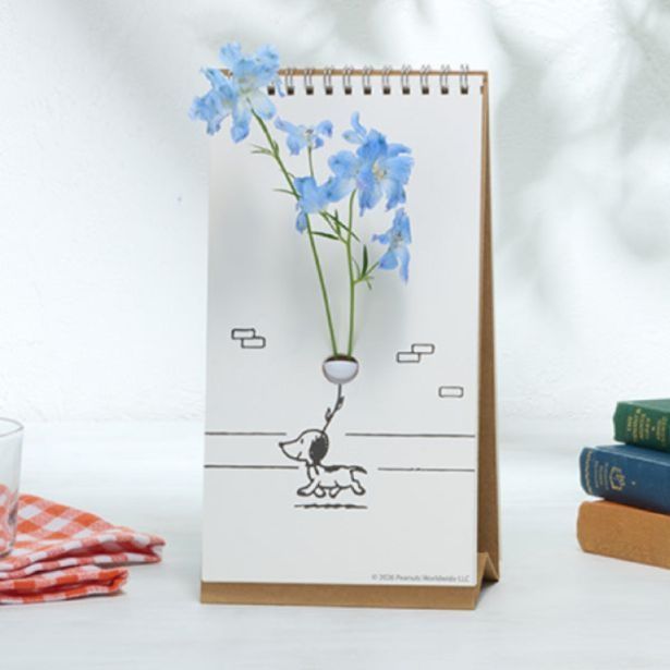 本物の草花とPEANUTSのアートの組み合わせがユニーク！