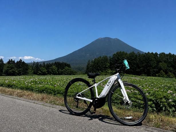 名峰に見守られ、大自然の中へ。E-バイクだから出合える感動の景色