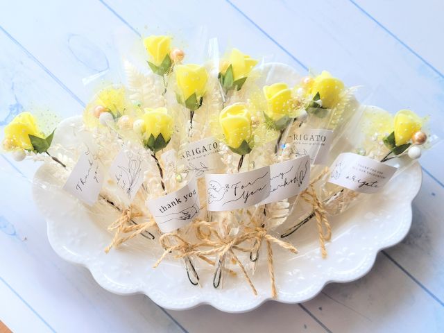 Thank you とラベリングされた花