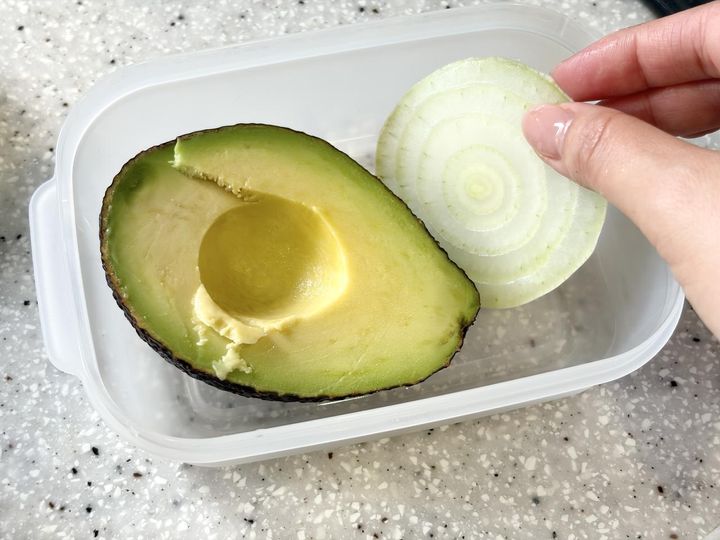 画像1: アボカドの変色を防ぐ保存方法
