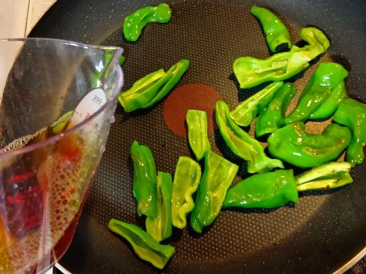 農家直送・地元産！朝どり万願寺とうがらし＆生で食べられるサラダ甘長？！おいしい一本の選び方