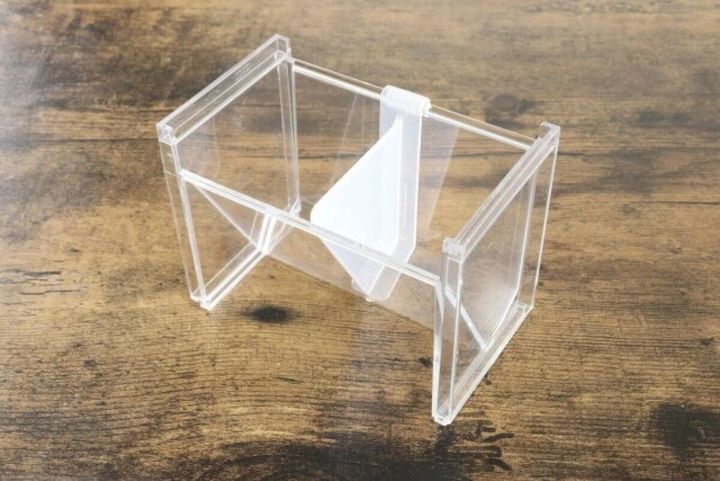 透明な洗面鏡ナナメスタンド クリアーの空の本体