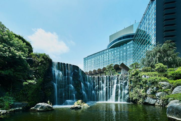 ホテルニューオータニの庭園と建物外観
