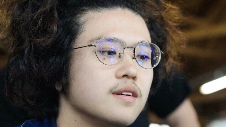 【写真・画像】容姿に無頓着な19歳の“一本眉” 凄腕プロが思わず興奮 「整えさせてもらえてうれしい」 1枚目