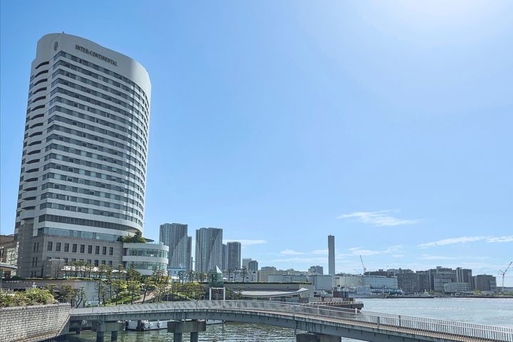 東京湾に面したホテル インターコンチネンタル 東京ベイの外観