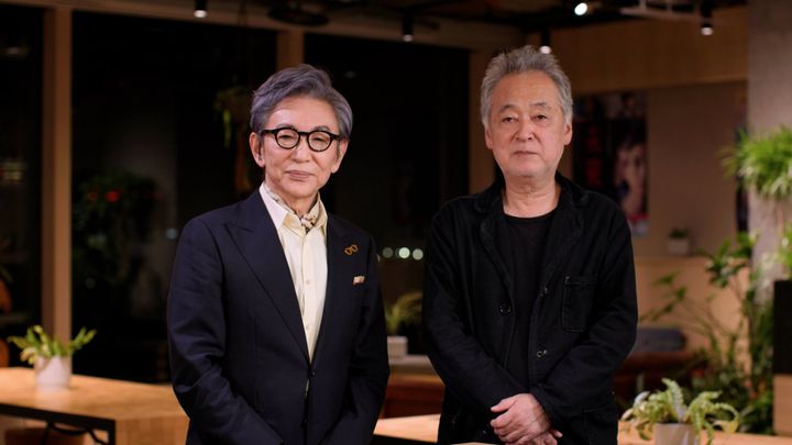 古舘伊知郎と瀬々敬久監督が並ぶ対談番組カット